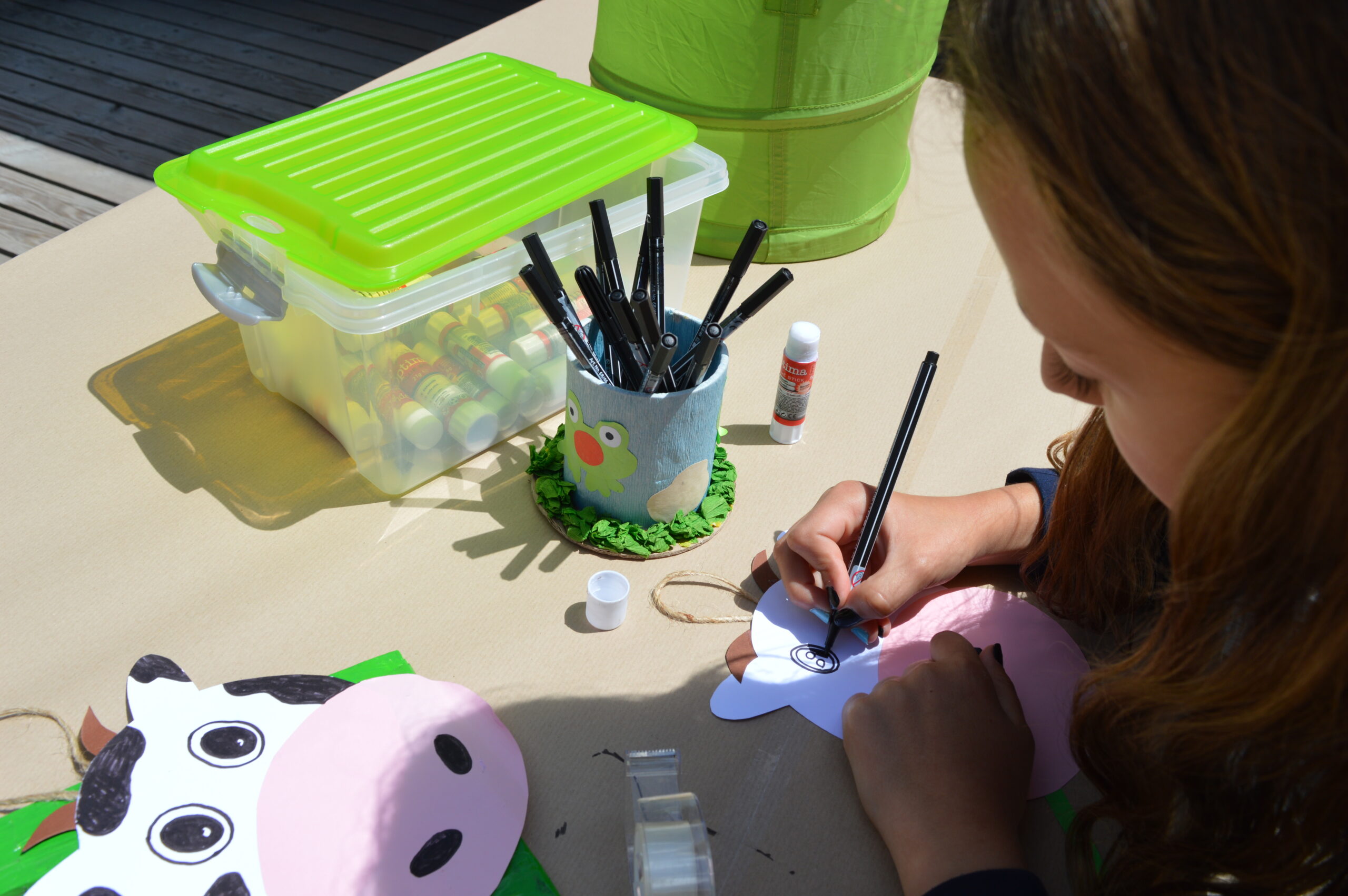 Otroška ustvarjalnica med krošnjami - spoznajmo vidro