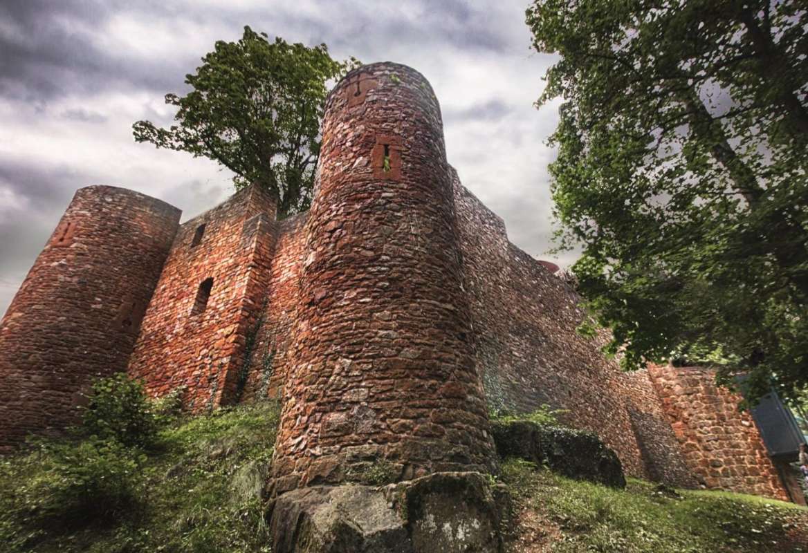 The medieval ruins of Montclair Castle in Mettlach.