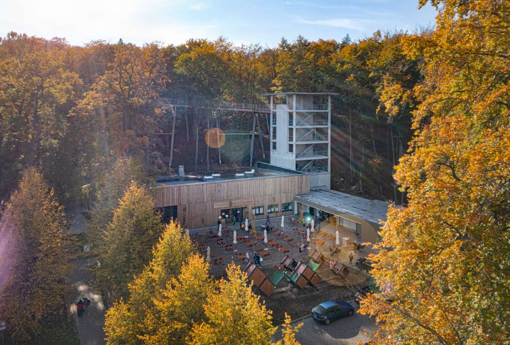 The Futterkrippe restaurant is located right next to the entrance to the Treetop Walk in Heringsdorf.